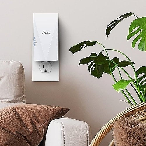 TP-Link RE600X AX1800 Wi-Fi Range Extender, White