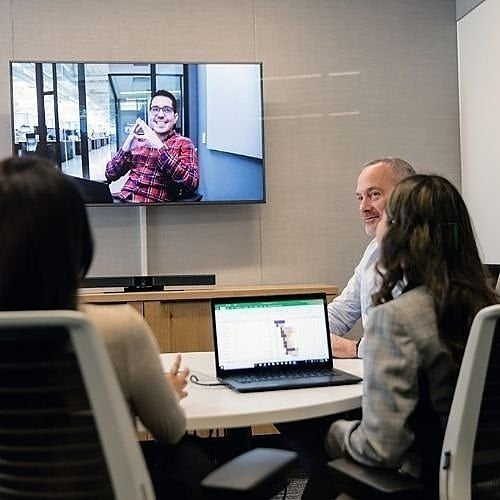 Bose Professional Videobar VB1 All-In-One USB Conferencing Device with Mics, 4K Ultra-HD Camera