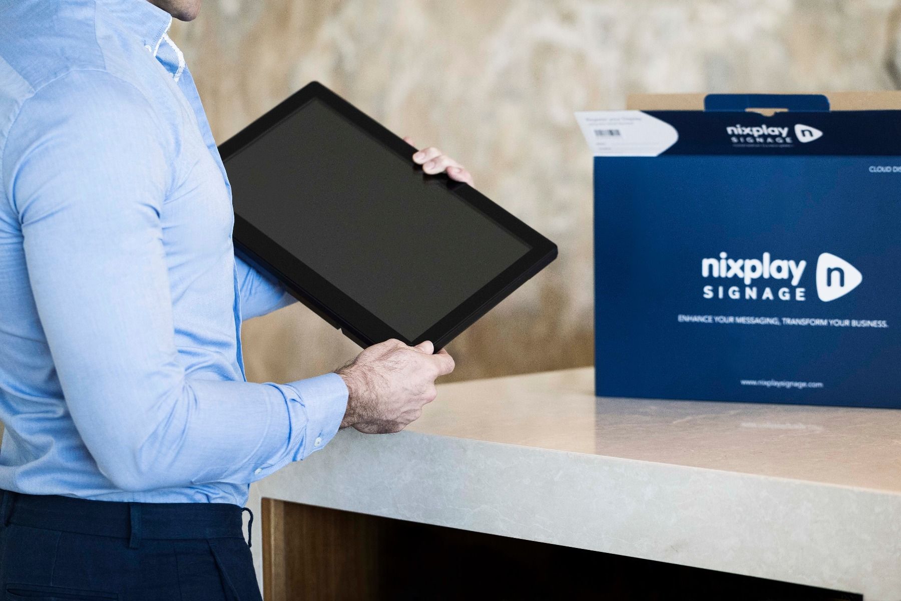 Nixplay 15 in Digital Signage Display