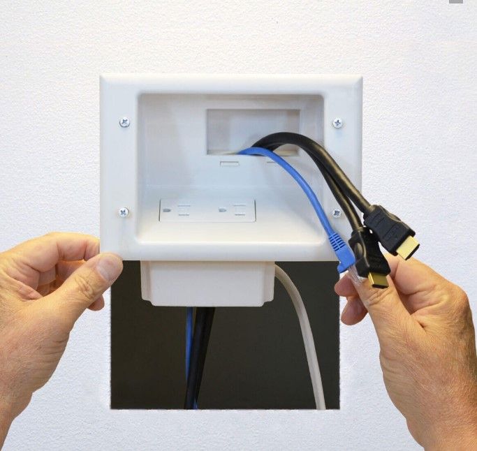 Recessed Low Voltage Mid-Size Plate w- Duplex Outlet, White