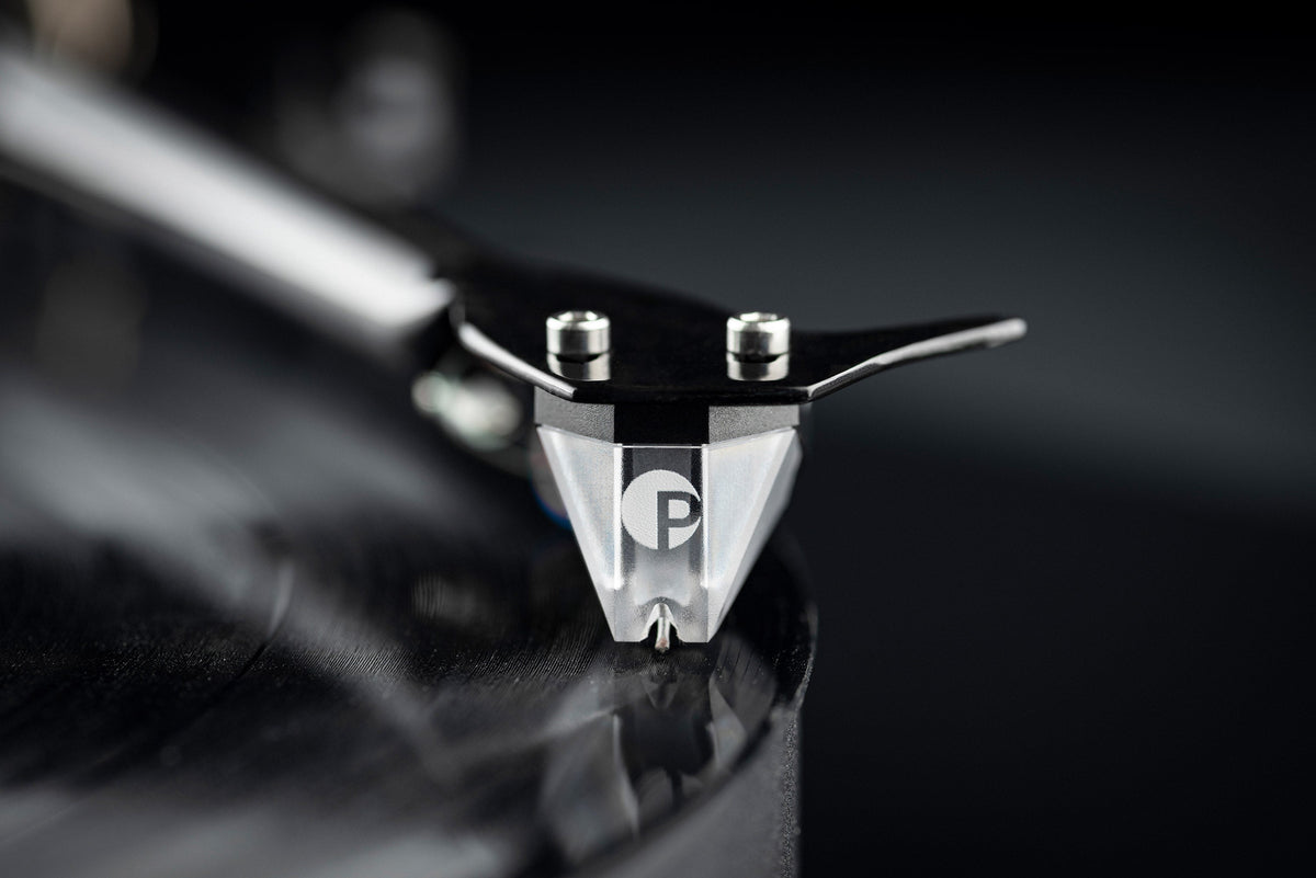 Pro-Ject Debut Pro Balanced Turntable (Pick It Pro B)
