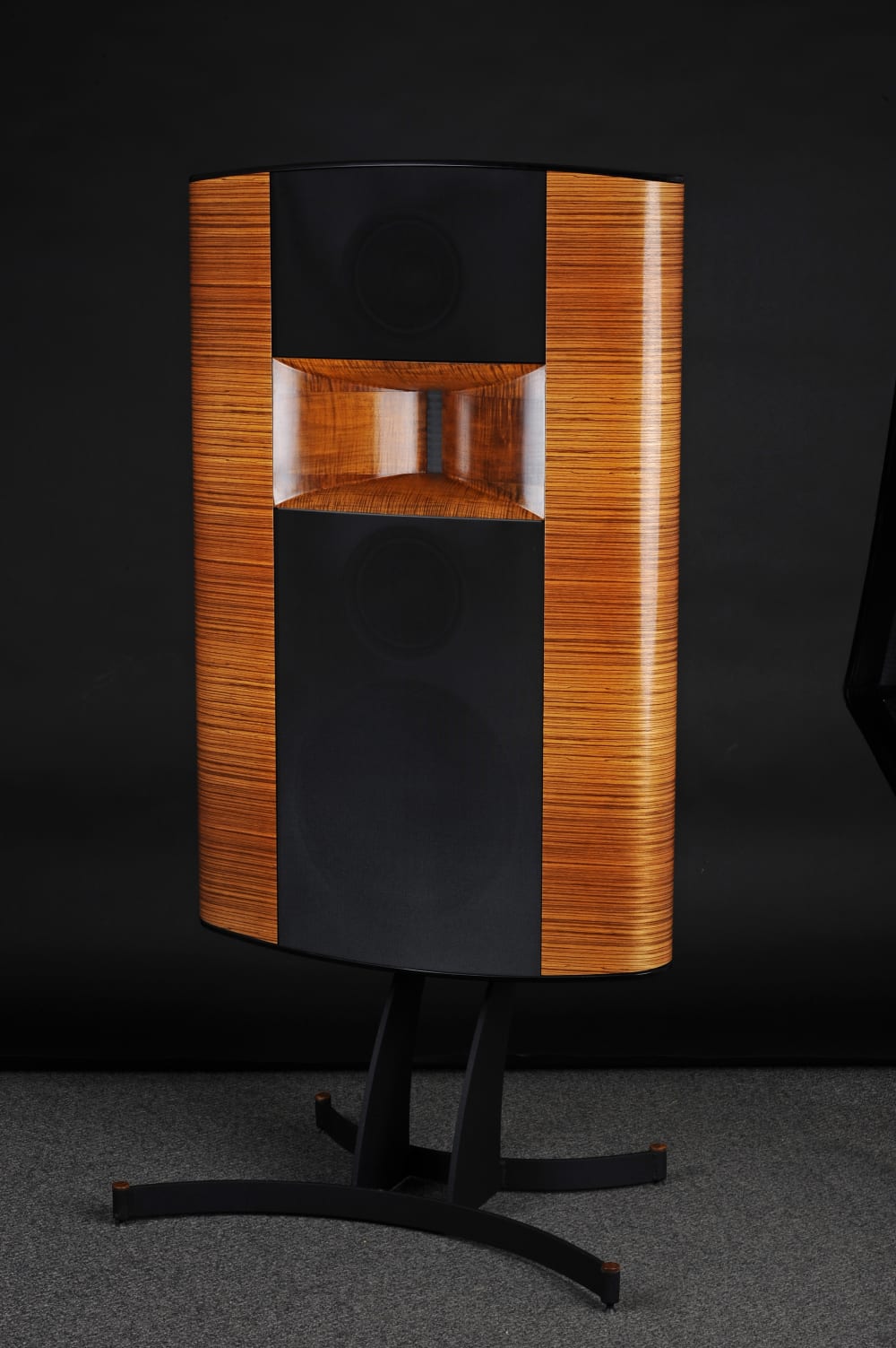 Triad Cinema Reference LCR 2 (painted finish with stand or wall bracket) - EOS 03.01.22