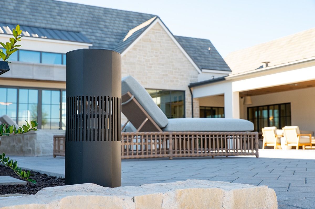 Luxury Bollard Spkr, 10in Sub, 360deg 6.5in 8hm/70v, Champag