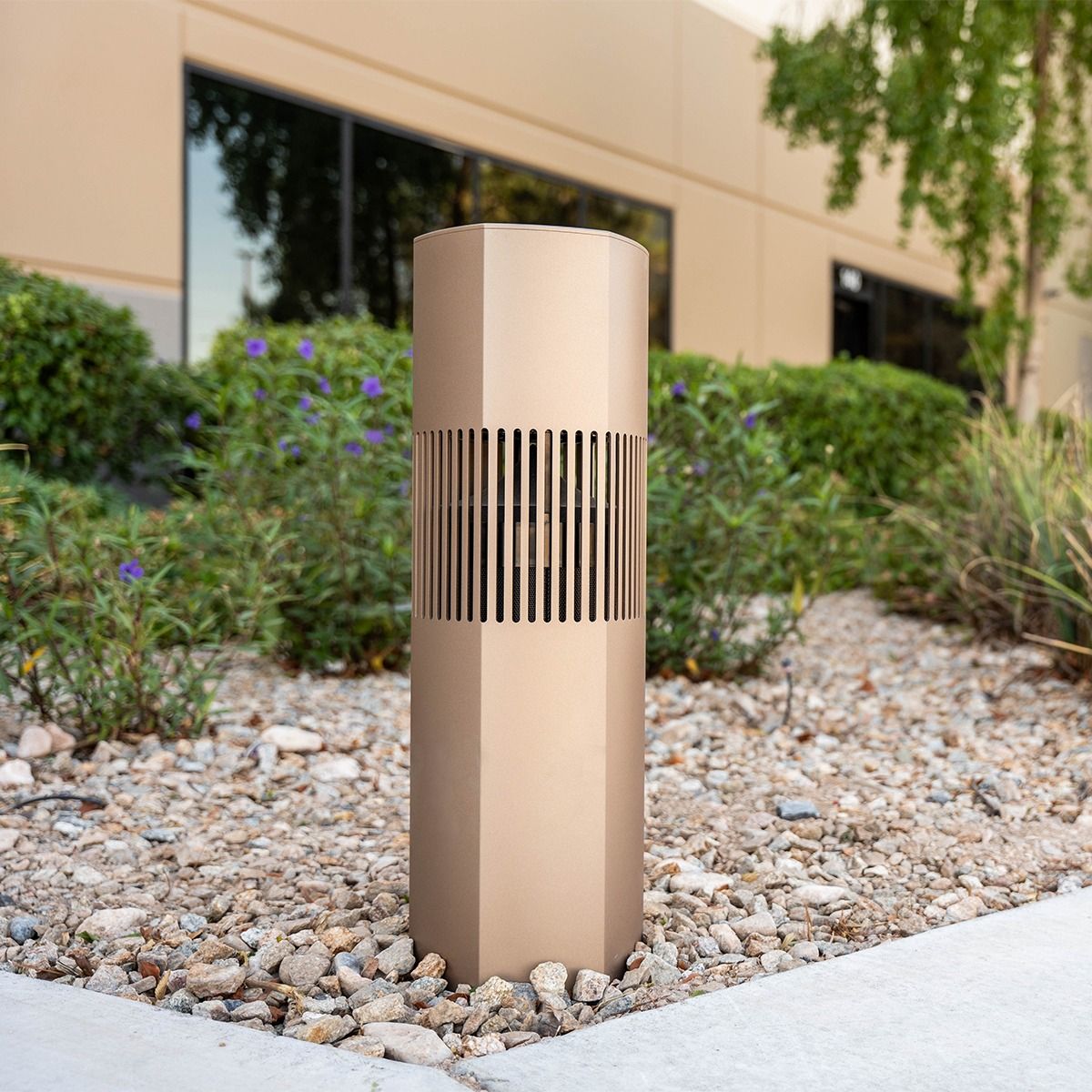Luxury Bollard Spkr, 8in Sub, 360deg 5.25in 8hm/70v, Champag