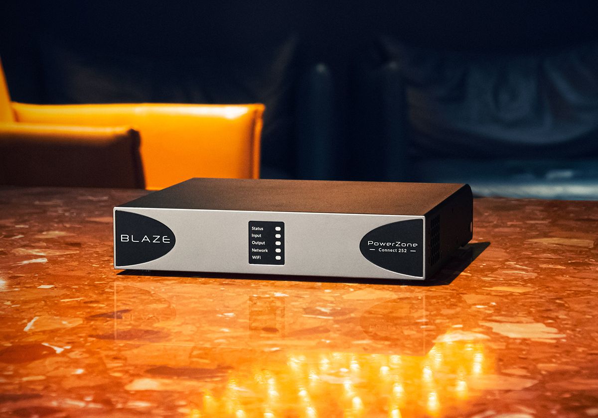 PowerZone Connect 252 - 10 input 250w 8 Ohm-70v, 2ch IP Amp