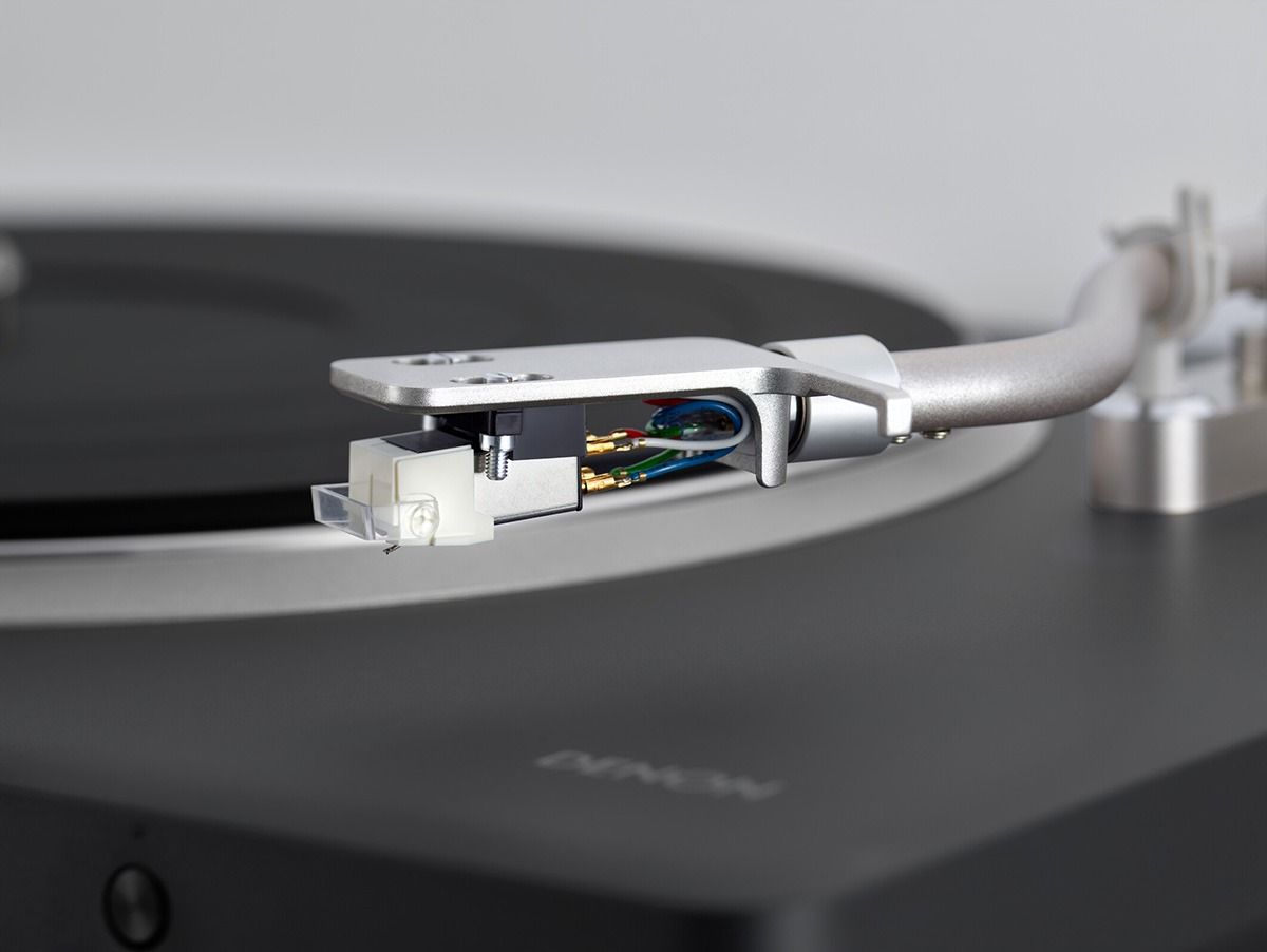 HiFi Belt-Driven Turntable w-BT streaming, aptX HD