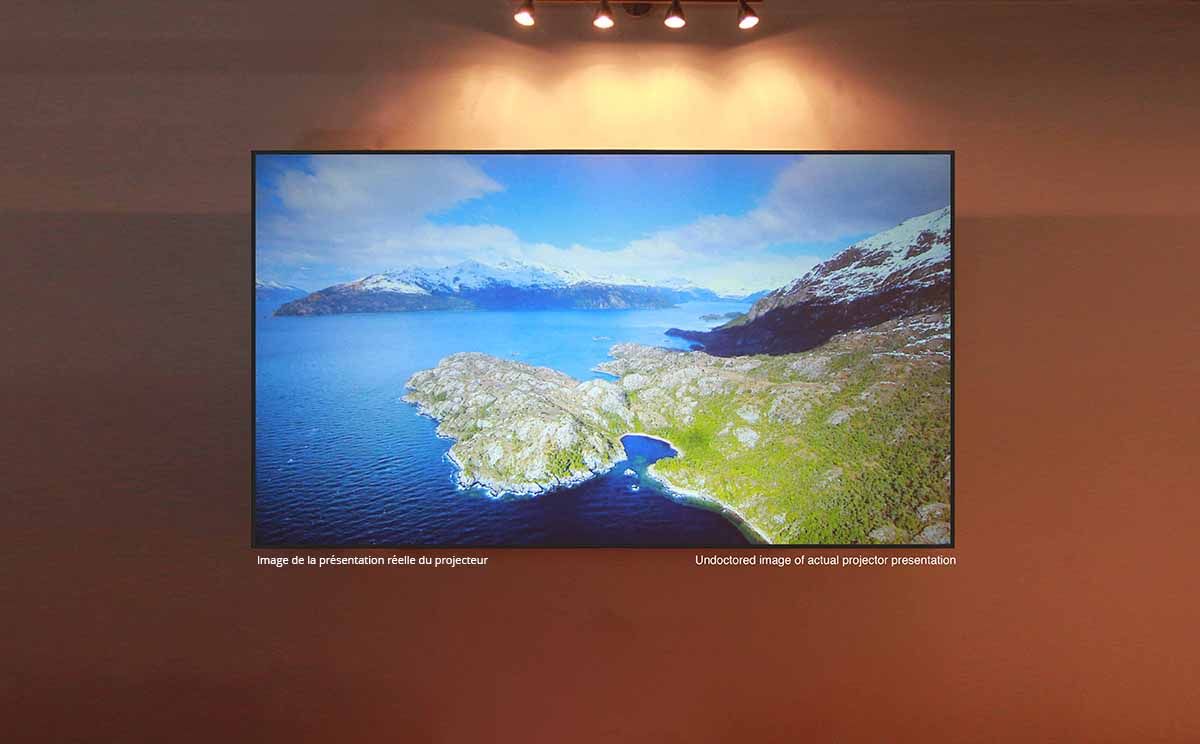 Fixed Internal Frame Screen, Edge Free Bezel - 135in
