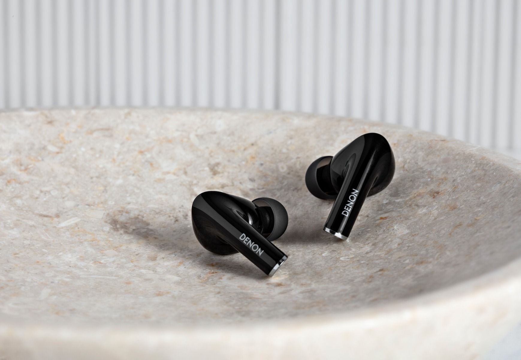 Wireless Earbuds with active noise cancelling, White