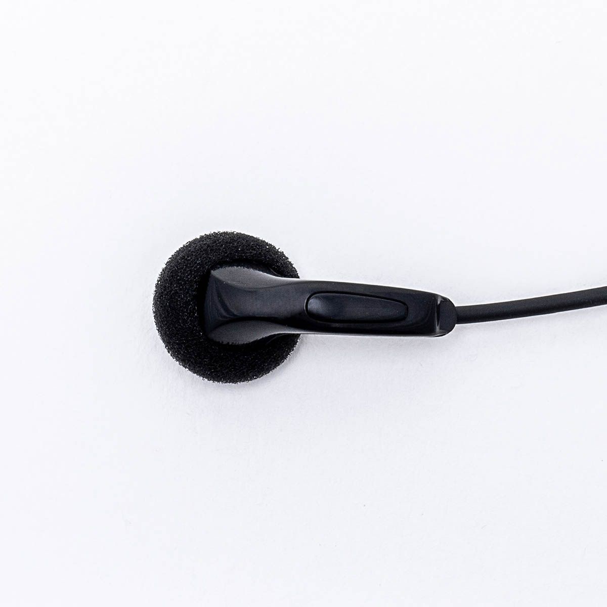 Earpiece with PTT for AWR4000