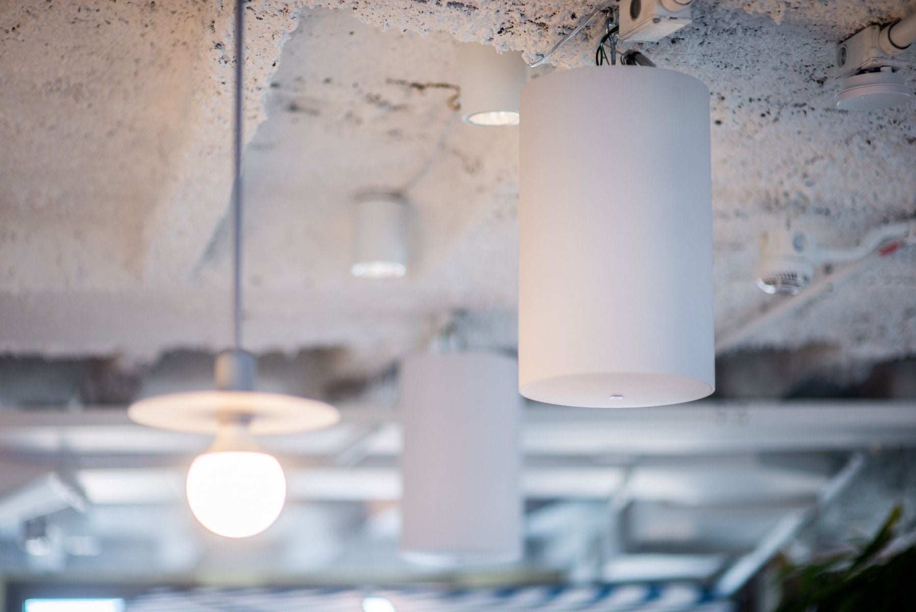 Pendant 5.25in 70v/100v OP Speaker 100w, 120 Deg, Black