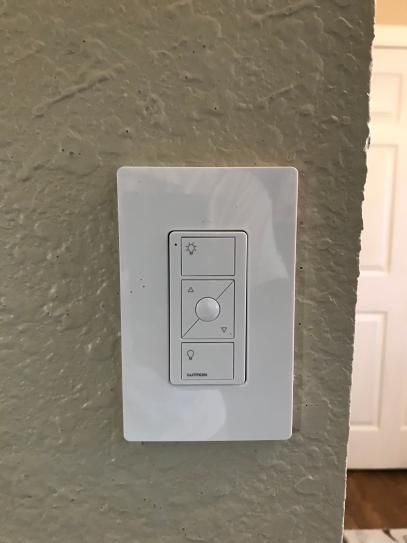 WALLPLATE BRACKET FOR PICO REMOTE