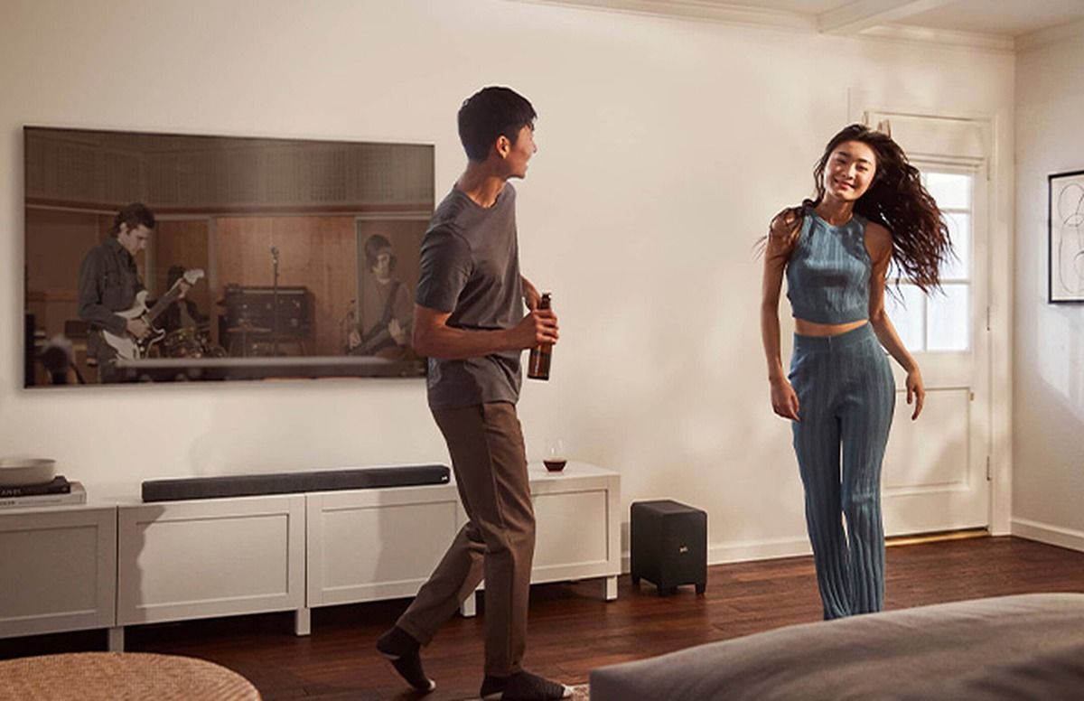 Dolby Atmos Soundbar 3.1.2ch w-7 drivers & wireless Sub