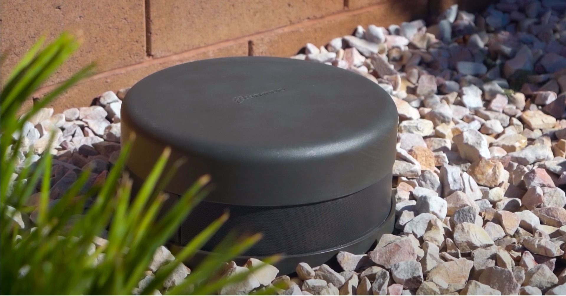 SubT 2x 12in - 8x 6.5in Landscape Spkrs & LEA 704 Amp Pack